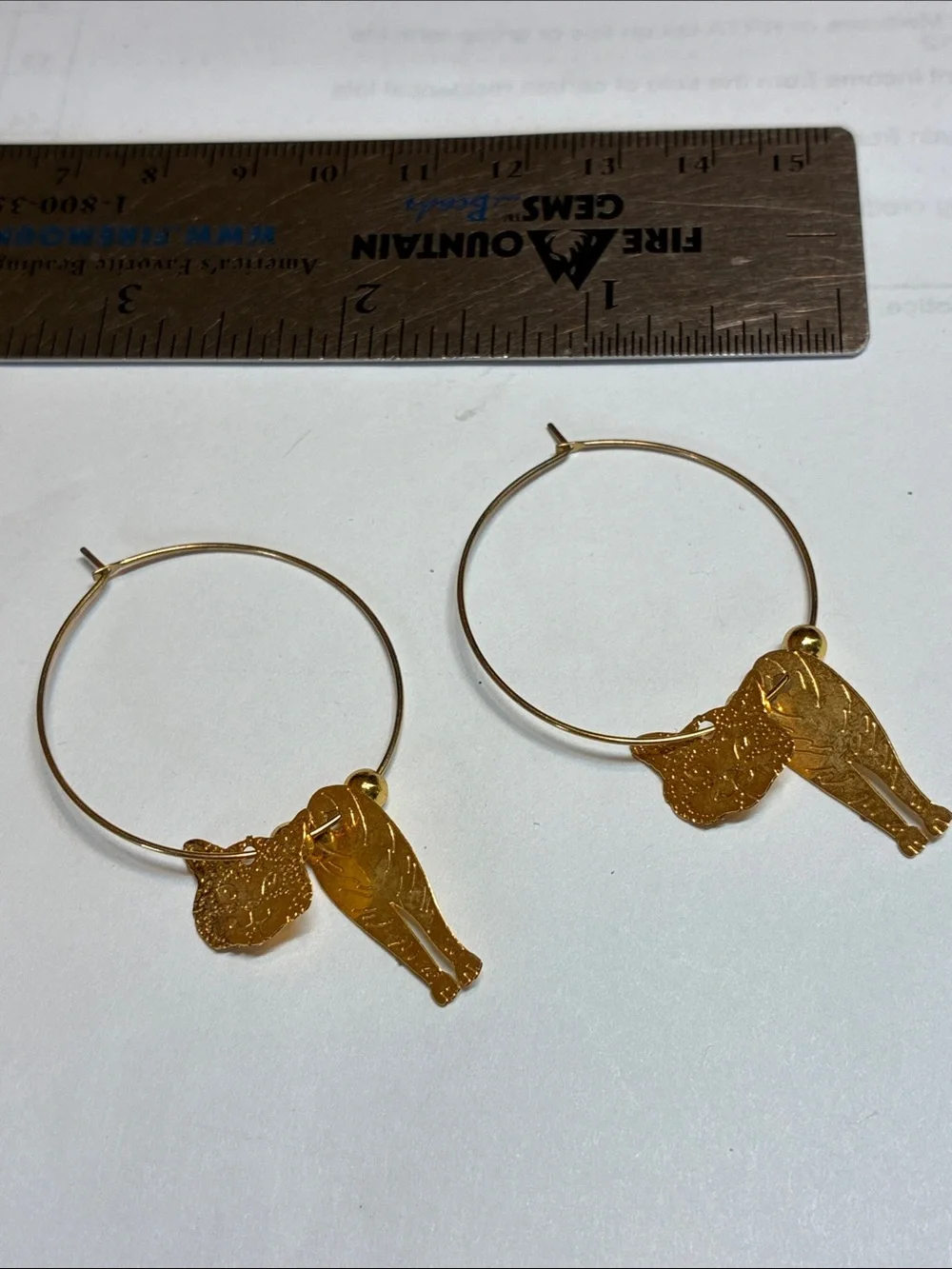 Gold vintage Cat Hoop Earrings - Unbranded
